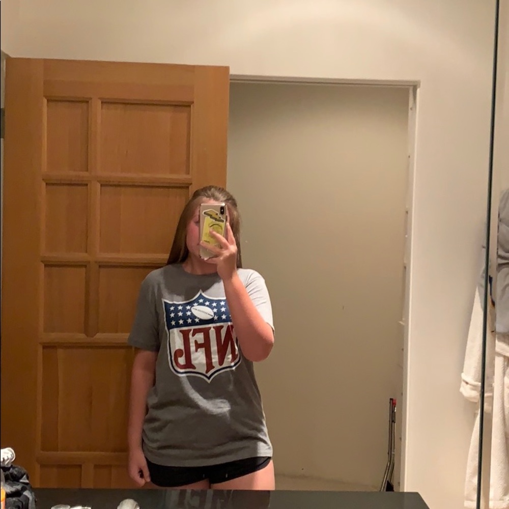 grey nfl tee